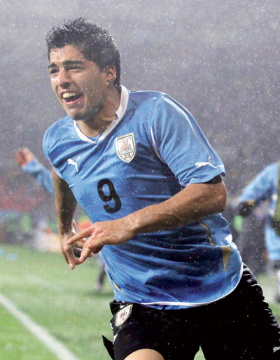 الهلال يرمي بثقله نحو سواريز أو فورلان.. ويفشل في تسويق ياسر