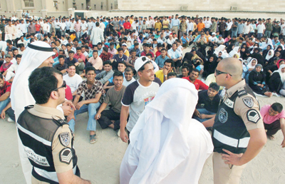 الكويت تغلق 1000 مكتب استقدام.. وقانون لاحتواء أزمة الخادمات