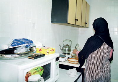 قطر.. شركات وهمية وجدل حول ظاهرة هروب الخادمات ومن يتحملها