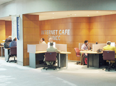 خبراء الأمن يحذرون من مخاطر التسوق الإلكتروني