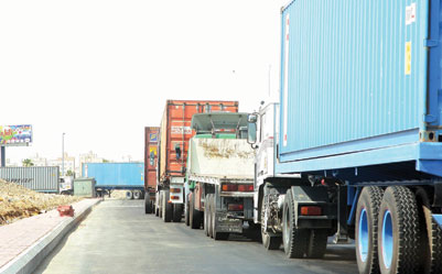 جدة: الانتظار خارج الساحات يرفع أجور الحاويات 100 %