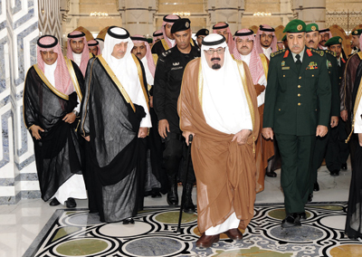 خادم الحرمين يصل إلى الرياض قادمًا من جدة