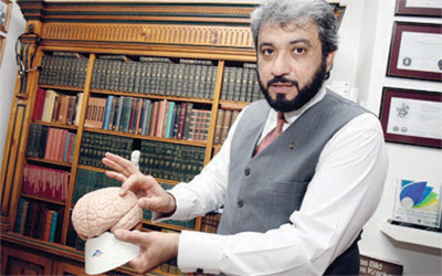 طبيب إماراتي يتوصل لتقنية تعالج السكتة الدماغية والإدمان