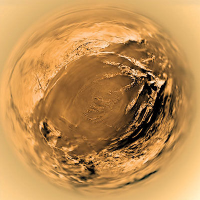 علماء يجمعون خريطة لقمر تيتان التابع لكوكب زحل