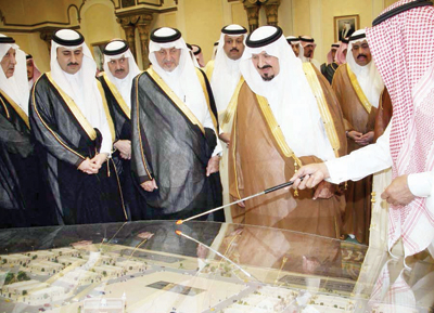 ما المشاريع الاقتصادية التي كان يعتز بها سلطان؟