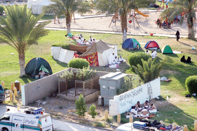 خيام المخالفين في مكة .. مراكز تفويج تتحدى المنظومة الأمنية