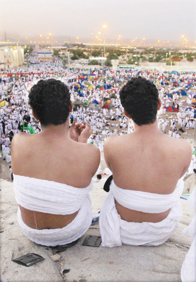 ثرى عرفات الطاهر يوحد القلوب في المؤتمر الإسلامي الكبير