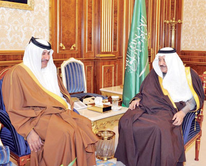 ولي العهد يناقش آخر المستجدات مع رئيس مجلس الوزراء القطري