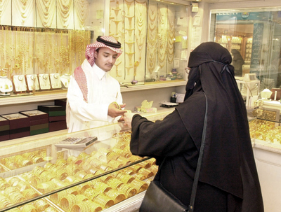 ضعف الشراء يجبر السوق على الذهب المقلَّد