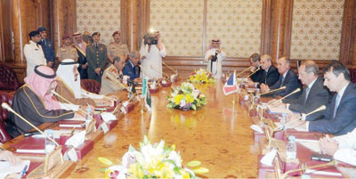 الأمير سلمان: العلاقات السعودية الفرنسية تتسم بوشائج قوية