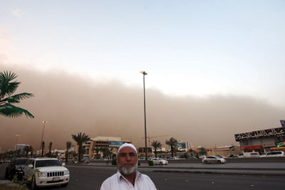 الحزام السحابي ينحسر جنوبا .. وهواء معتدل يصل إلى الرياض اليوم