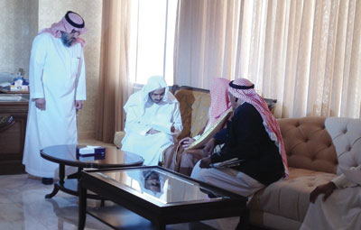 وزير العدل ينظر في شكاوى مواطنين ضدَّ قضاة