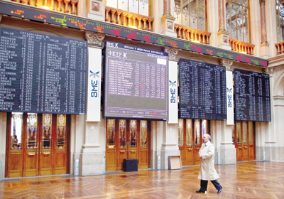 بيانات الشركات تدفع الأسهم الأوروبية للإغلاق عند أفضل أداء أسبوعي