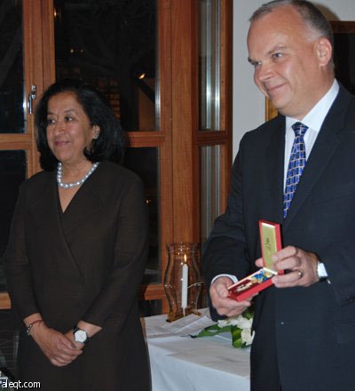 لبنى العليان أول امرأة سعودية تنال الوسام الملكي السويدي