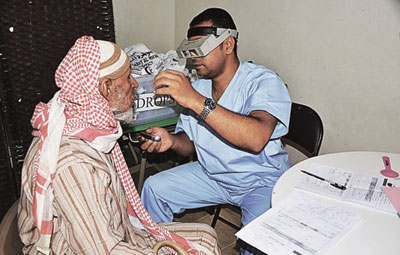 «زمزم» تعالج 2185 مريضا وتقدم أدوية لـ 742 حالة ومستلزمات طبية لـ 174 محتاجا