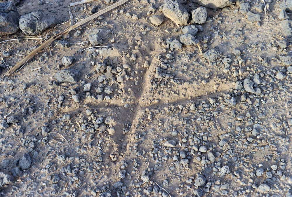 خبرات بأدوات بدائية ترصد جريان الماء في بواطن الأرض