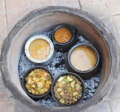 «الميفا» يحتفظ بمكانته في البيوت الجازانية رغم التطور