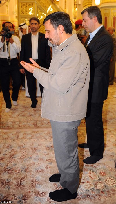 الرئيس الإيراني يزور المسجد النبوي الشريف