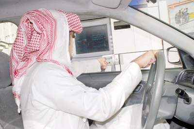 مطالب بتعويض المصارف لعملائها نتيجة الأخطاء والتعثر في تنفيذ العمليات