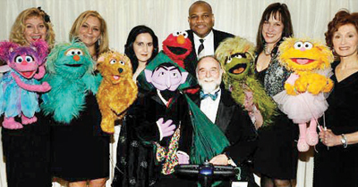 وفاة محرك الدمى لبرنامج الأطفال الشهير «شارع السمسم»