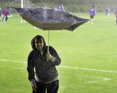 الهلال مع إعصار «سانبا» .. «برد» ومطر