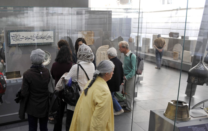 افتتاح معرض الفنون الاسلامية في متحف اللوفر الفرنسي تحت سقف زجاجي