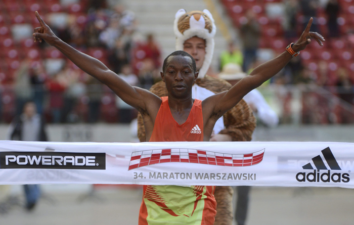 موتاي يقود كينيا للسيطرة على ماراثون الرجال في برلين