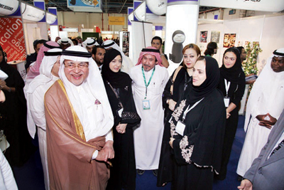 شباب وشابات الأعمال يعرضون 300 مشروع على وزير الإعلام