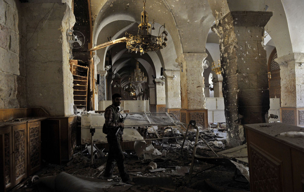 انفجار الجامع الأموي بعد اشتباكات عنيفة بين قوات النظام والجيش الحر في حلب