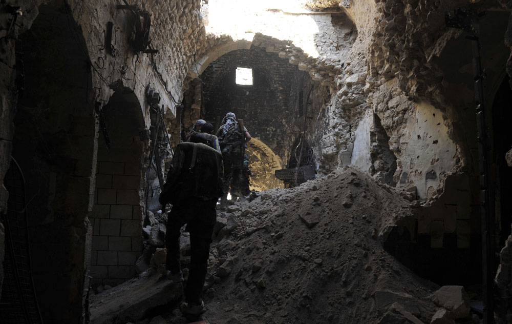 انفجار الجامع الأموي بعد اشتباكات عنيفة بين قوات النظام والجيش الحر في حلب