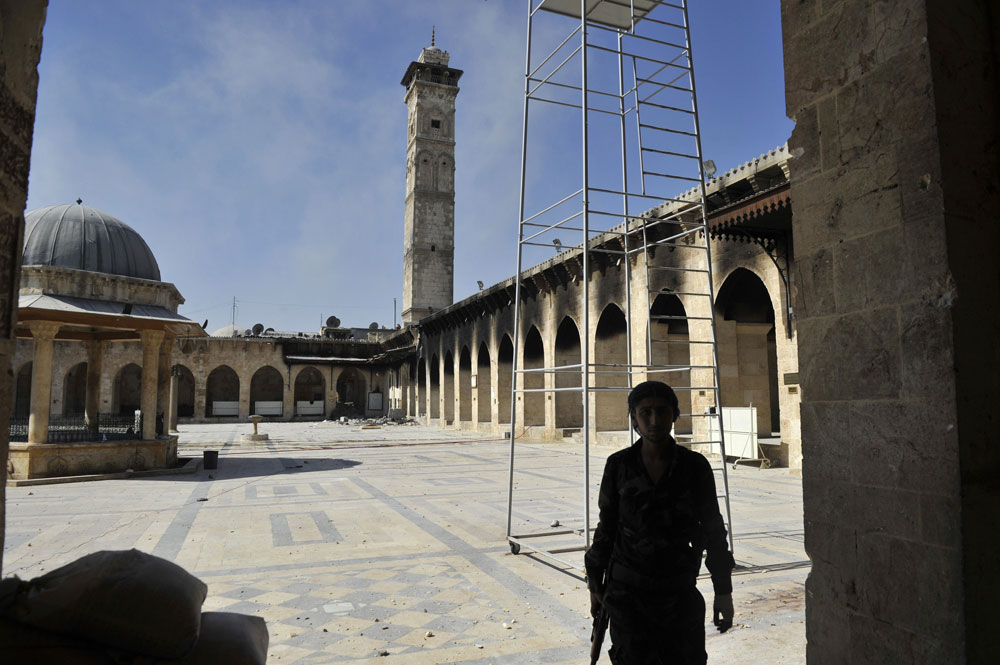 انفجار الجامع الأموي بعد اشتباكات عنيفة بين قوات النظام والجيش الحر في حلب