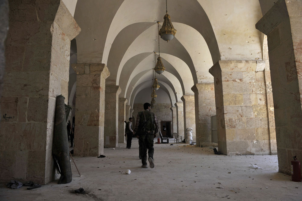 انفجار الجامع الأموي بعد اشتباكات عنيفة بين قوات النظام والجيش الحر في حلب