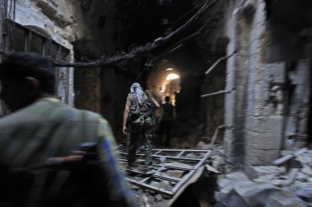 انفجار الجامع الأموي بعد اشتباكات عنيفة بين قوات النظام والجيش الحر في حلب