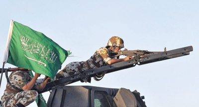 الاستعراض العسكري .. مشهد مهيب تمازج فيه هزيم الرعد وصيحات صقور الأمن