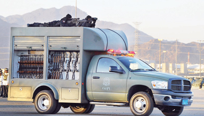 الاستعراض العسكري .. مشهد مهيب تمازج فيه هزيم الرعد وصيحات صقور الأمن