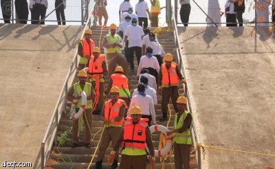 الدفاع المدني ينجح في فرضية إنقاذ الآف الحجاج بعد مداهمة السيول لمخيماتهم في عرفات