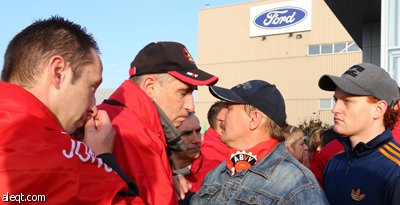 قصة مصورة : فورد تقرر إغلاق مصنعها في بلجيكا .. والحزن يخيم على موظفيها