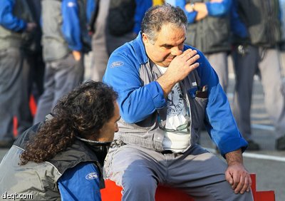 قصة مصورة : فورد تقرر إغلاق مصنعها في بلجيكا .. والحزن يخيم على موظفيها