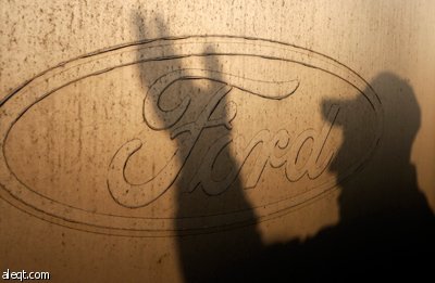 قصة مصورة : فورد تقرر إغلاق مصنعها في بلجيكا .. والحزن يخيم على موظفيها