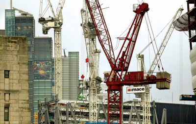 لقطة لأعمال بناء على مبنى جديد في وسط لندن