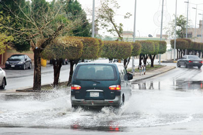 أمطار الرياض: حوادث ورحلات للبر