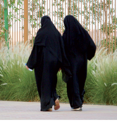 الشورى يحسم الجدل حول «بطاقة المرأة» في جلسة الأحد