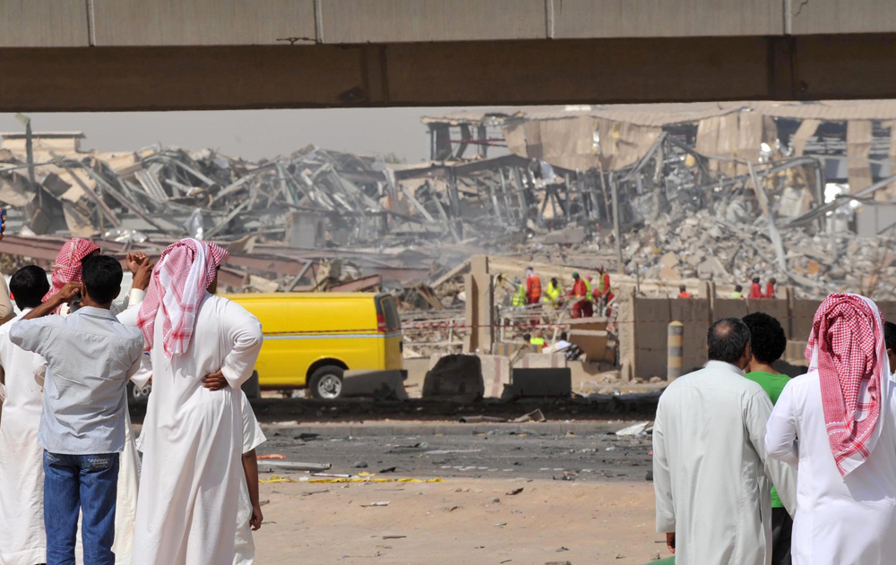 قصة مصورة.. انفجار شاحنة الغاز في الرياض بعدسات وكالات الأنباء