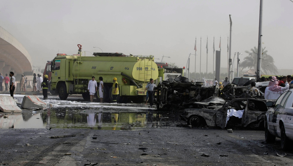 قصة مصورة.. انفجار شاحنة الغاز في الرياض بعدسات وكالات الأنباء