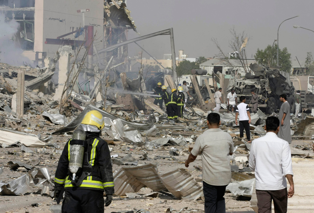 قصة مصورة.. انفجار شاحنة الغاز في الرياض بعدسات وكالات الأنباء