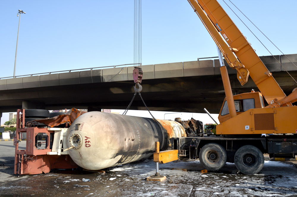 قصة مصورة.. انفجار شاحنة الغاز في الرياض بعدسات وكالات الأنباء