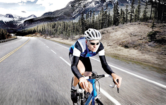 ارتداء الخوذة أثناء قيادة الدراجة يقلل خطر التلف الدماغي بنسبة 88 %