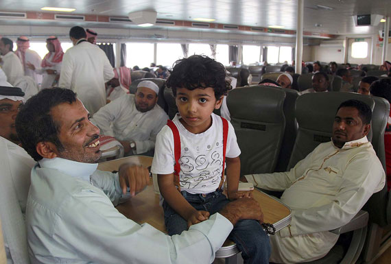 قصة مصورة : رحلة عبر عباراتي فرسان وجازان