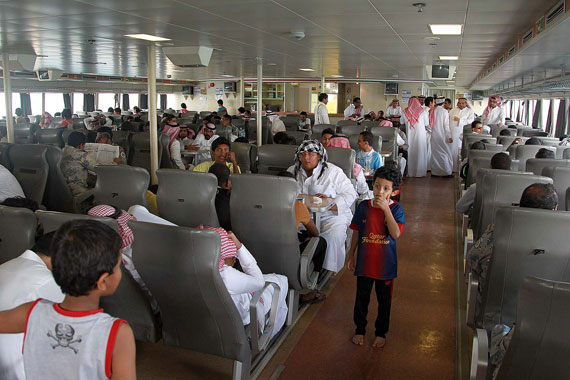 قصة مصورة : رحلة عبر عباراتي فرسان وجازان