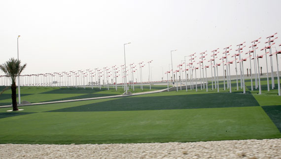 قصة مصورة : افتتاح مشروع امتداد طريقي أبي بكر والعروبة عبر القاعدة الجوية